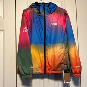 Forth face women’s hydrenaline windbreaker with matching shorts